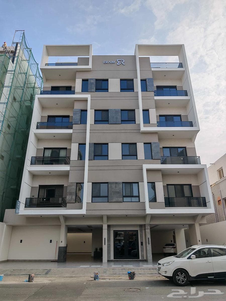 شقة 4 غرف في العزيزية 1