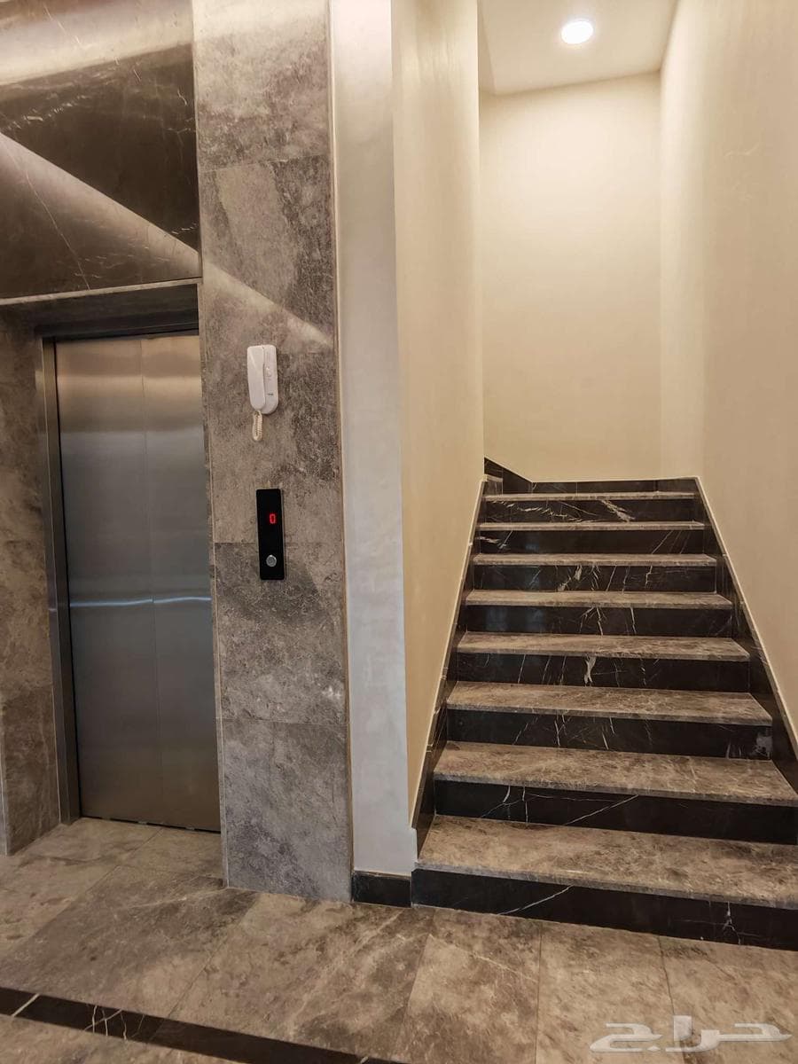 شقة 4 غرف في العزيزية 13