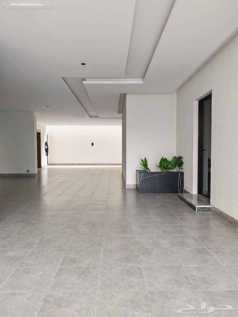 شقة 4 غرف في العزيزية 15