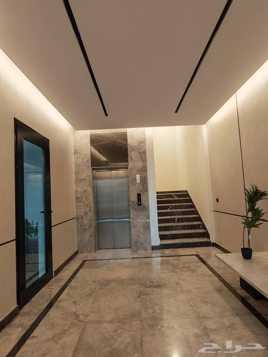 شقة 4 غرف في العزيزية 17