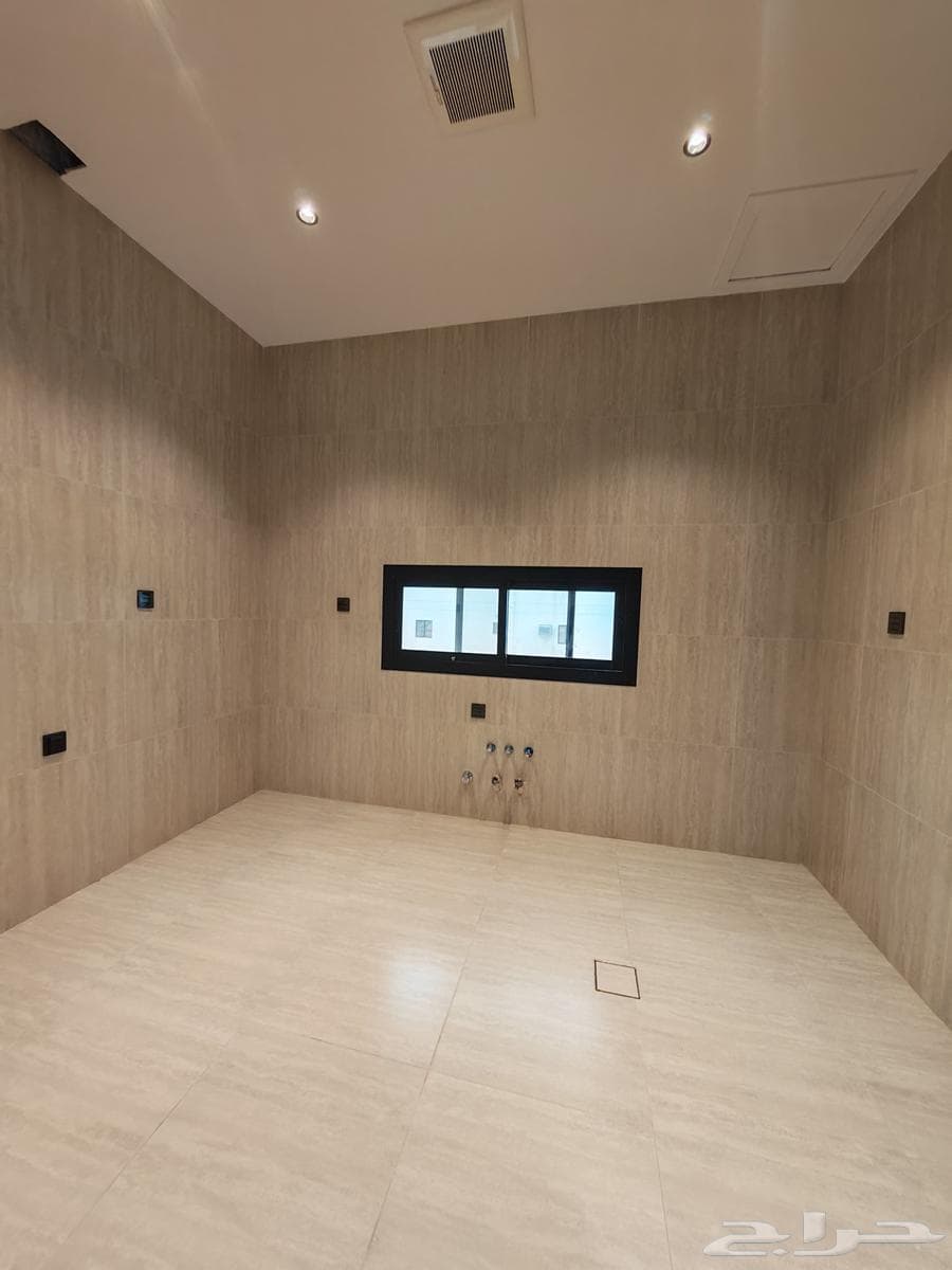 شقة 4 غرف في العزيزية 7