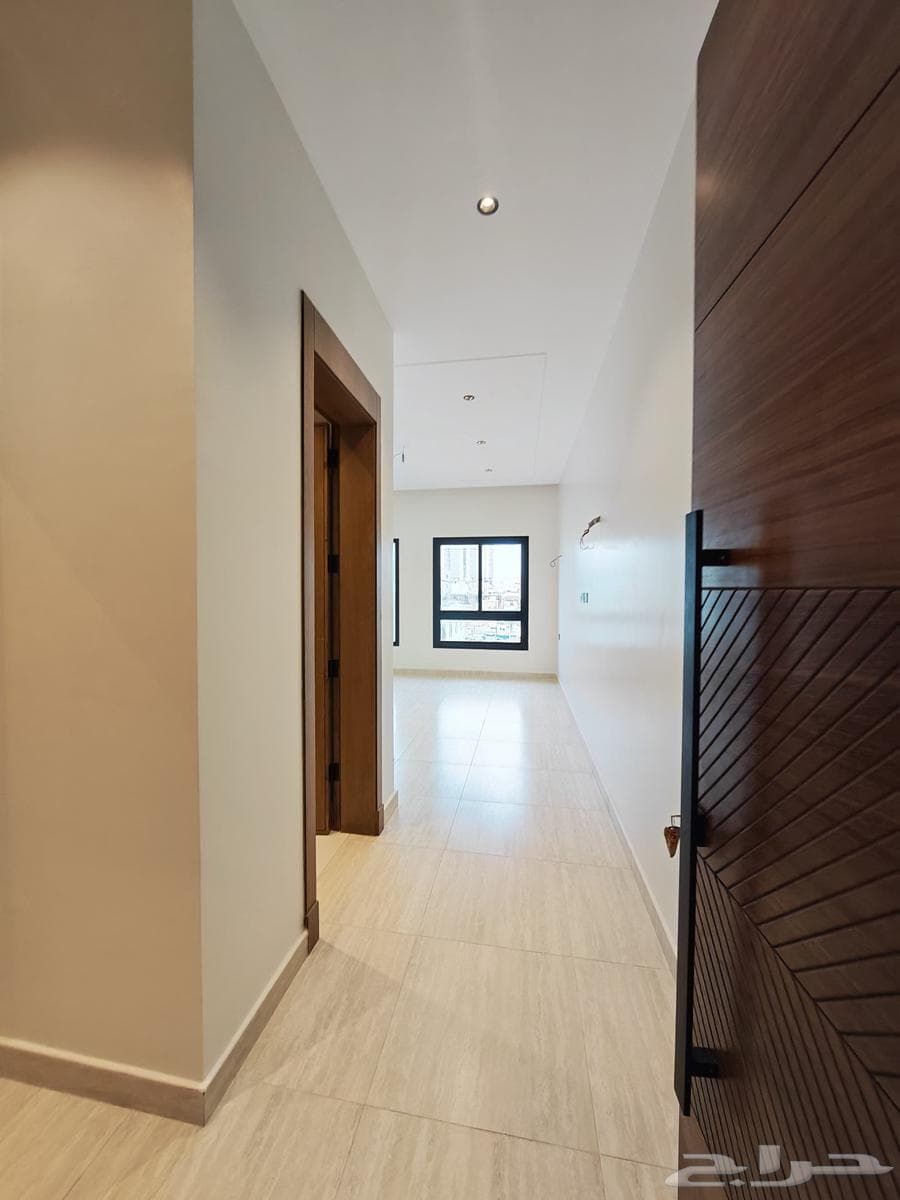 شقة 4 غرف في العزيزية 9