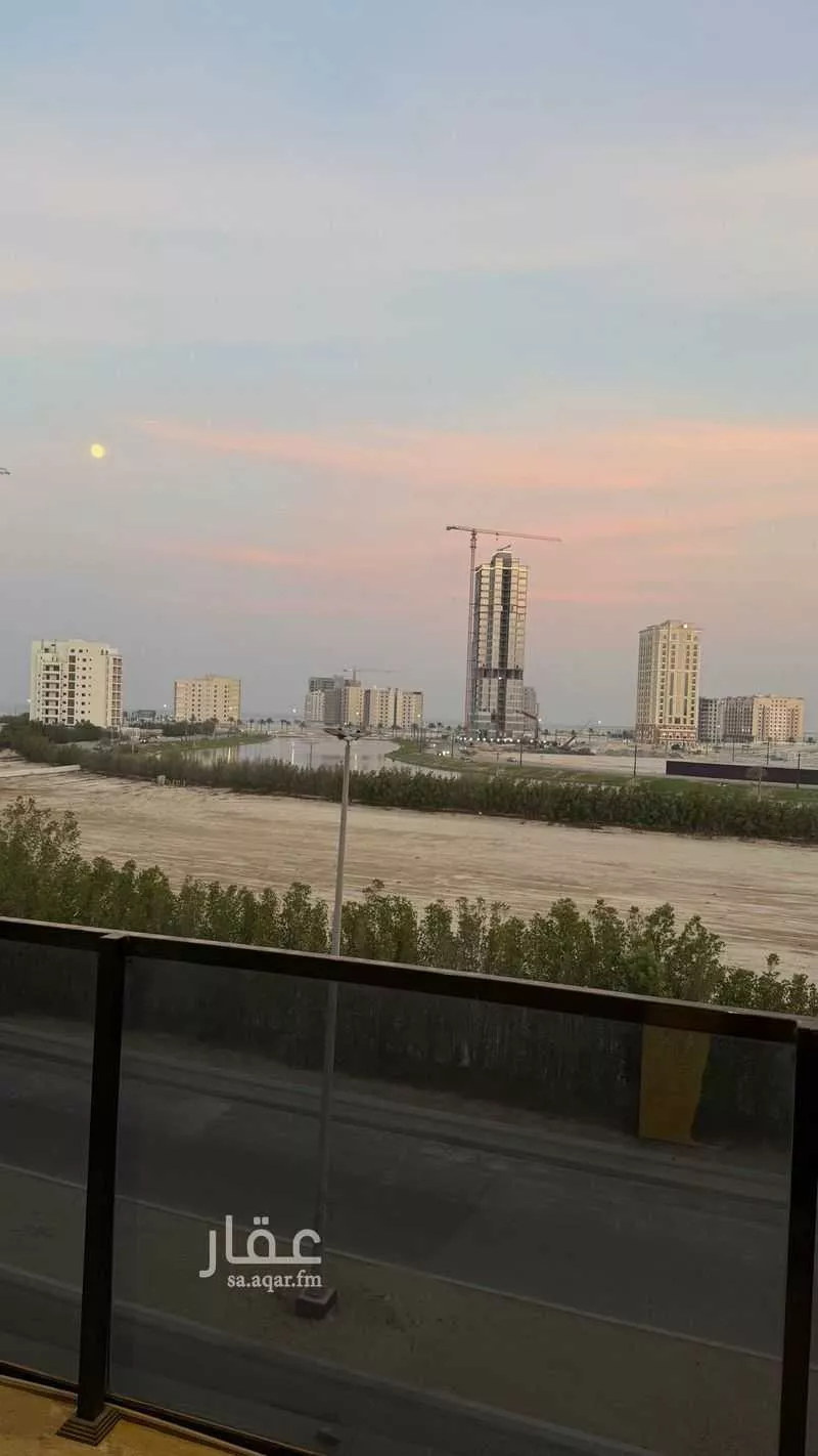 شقة 5 غرف في الحمرا 3