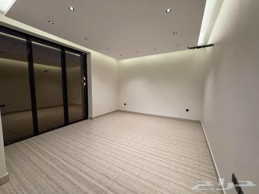 9 bedroom villa in Al Ukayshiyyah 2