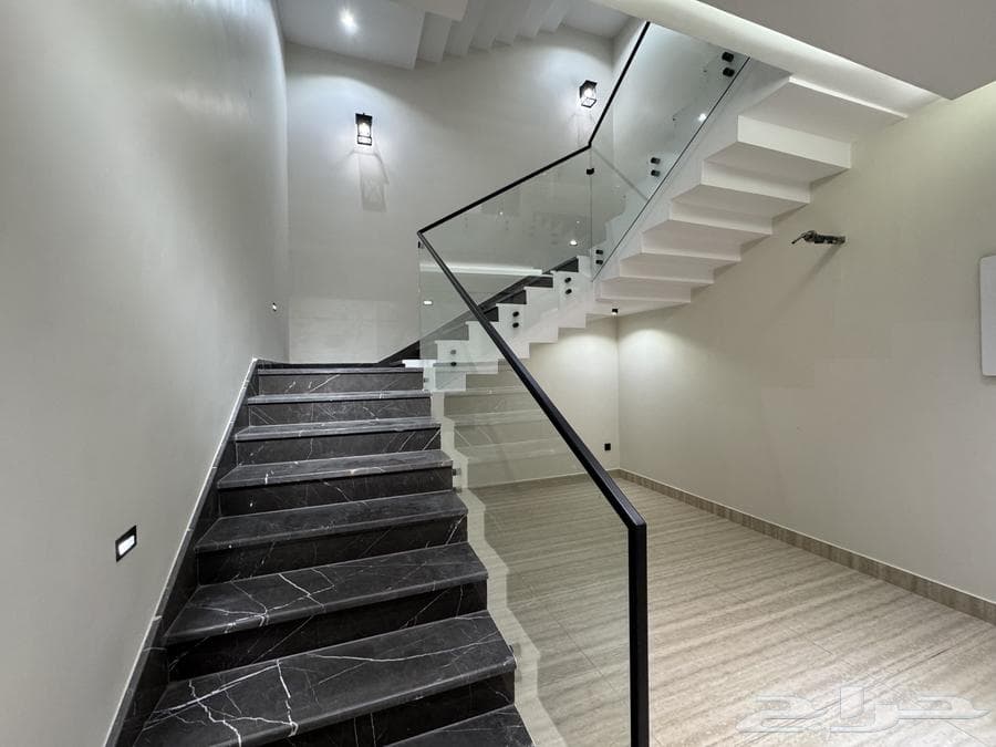 9 bedroom villa in Al Ukayshiyyah 5