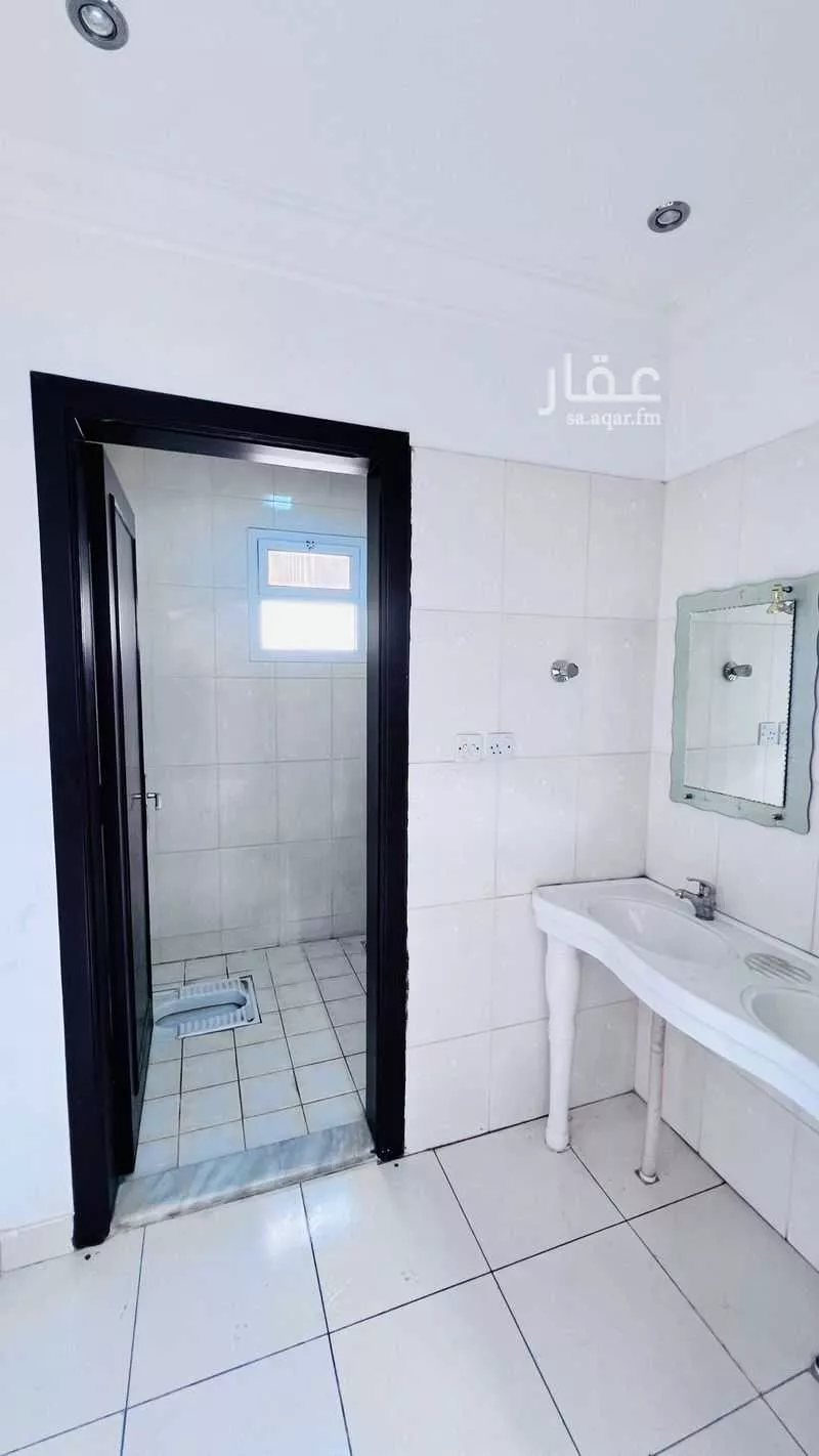 5 bedroom floor in Al Khaleej 8
