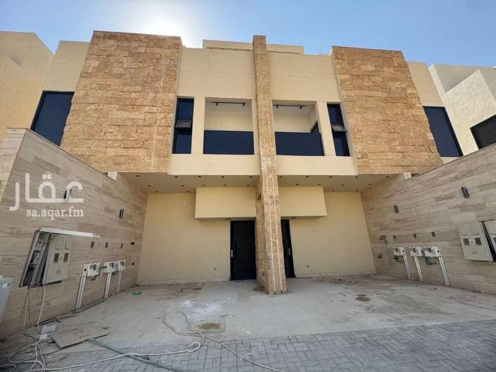 4 bedroom floor in Al Janadriyah 1