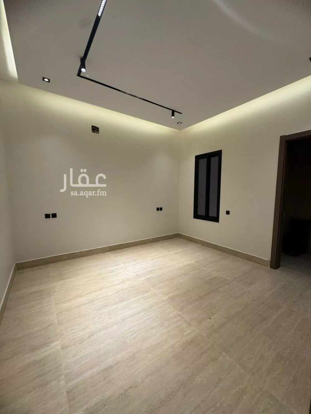 4 bedroom floor in Al Janadriyah 2
