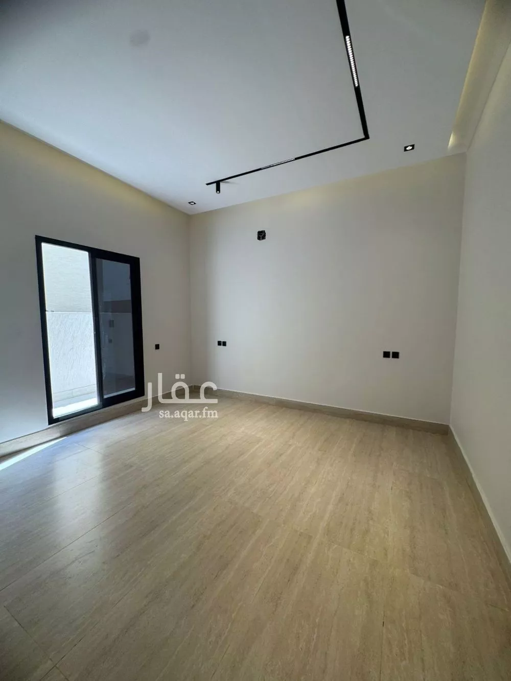 4 bedroom floor in Al Janadriyah 11