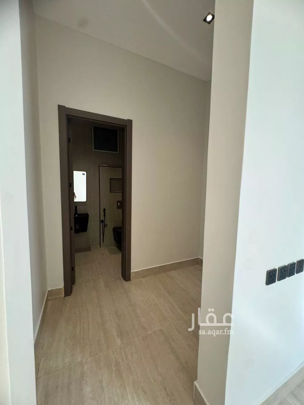 4 bedroom floor in Al Janadriyah 4