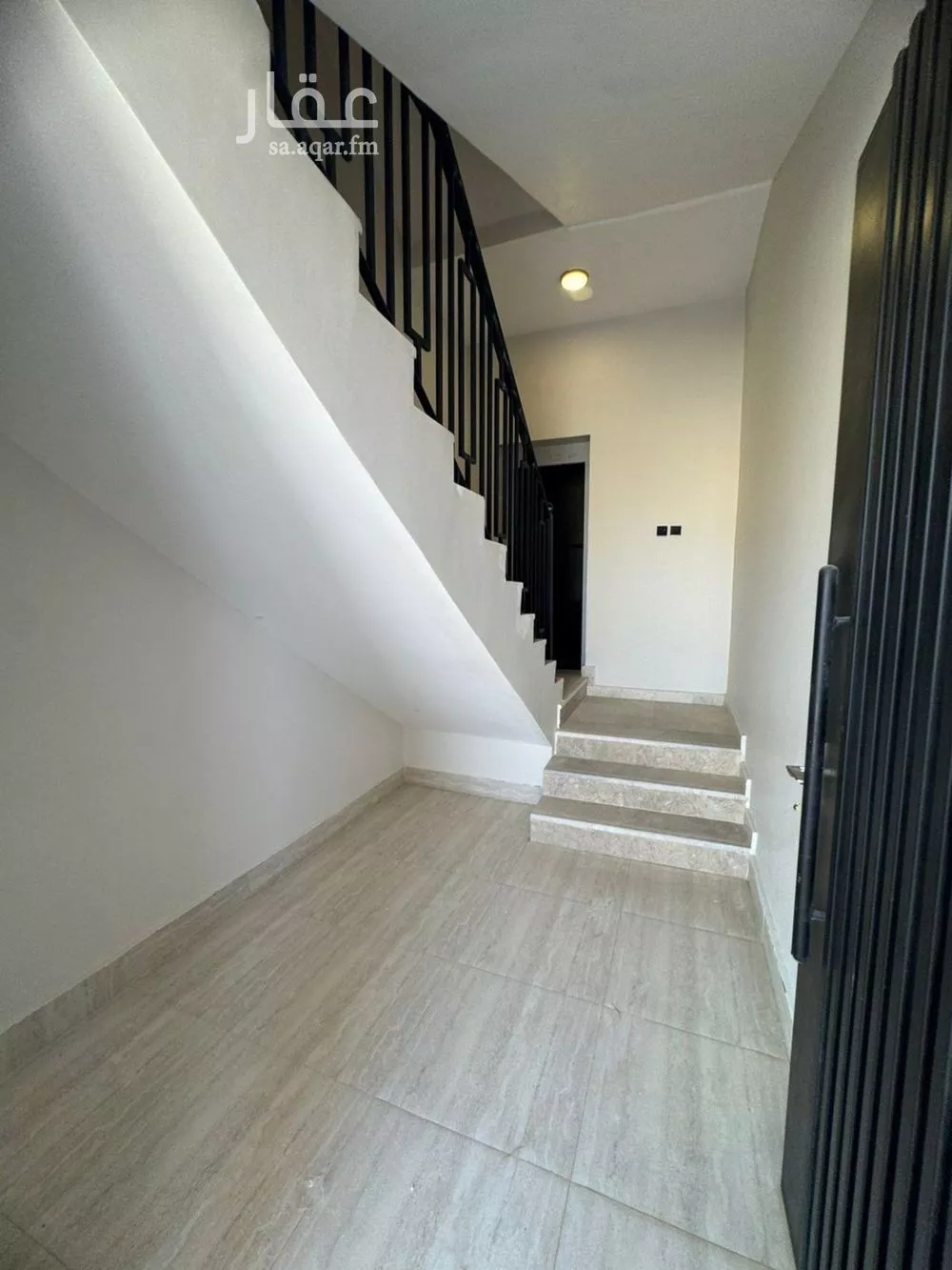 4 bedroom floor in Al Janadriyah 8