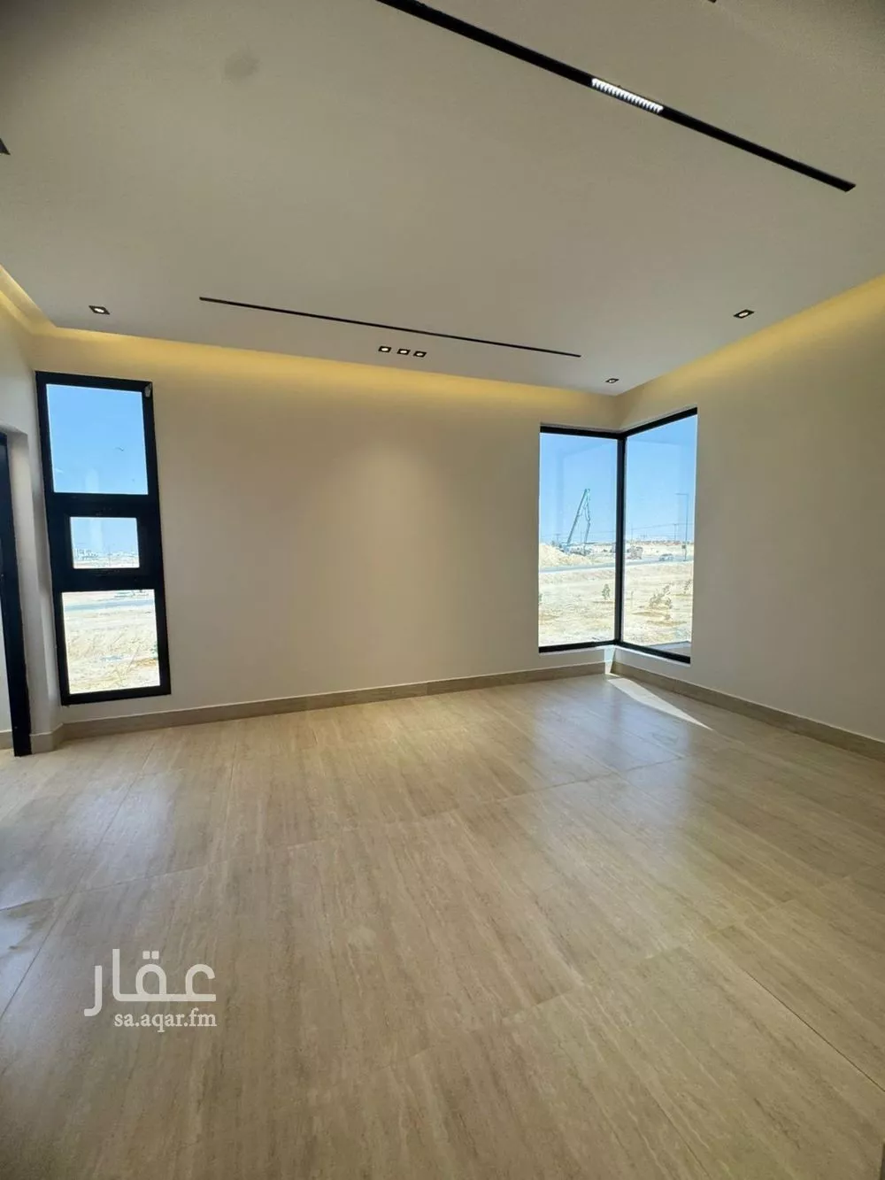 4 bedroom floor in Al Janadriyah 9