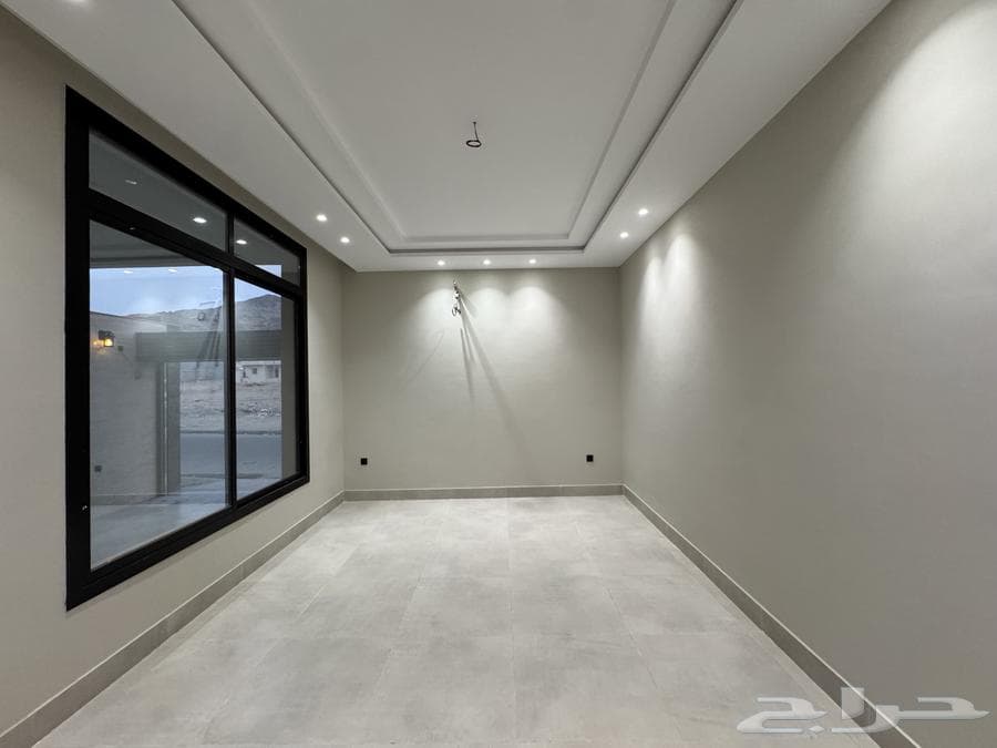 9 bedroom villa in Al Ukayshiyyah 2