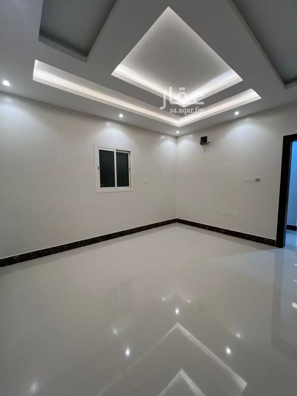 3 bedroom floor in Al Maizilah 3