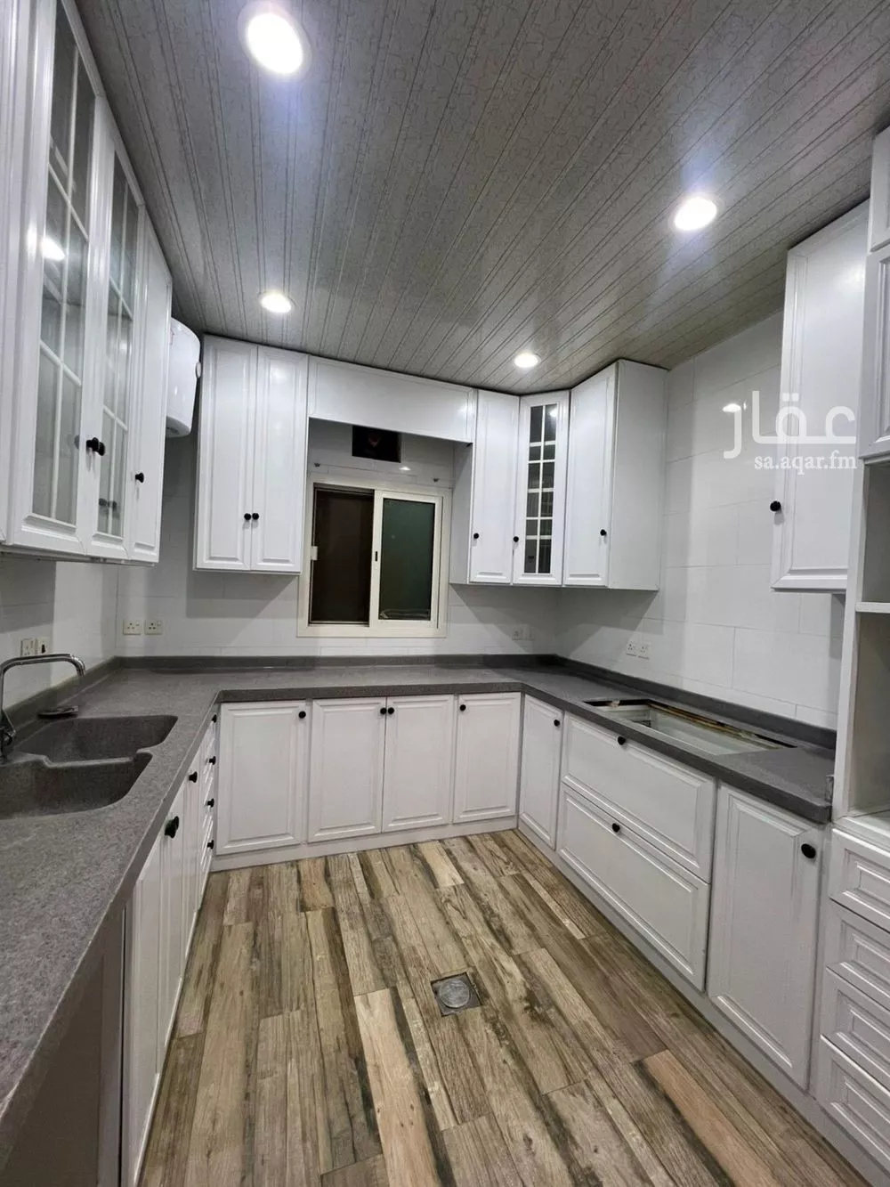 3 bedroom floor in Al Maizilah 4