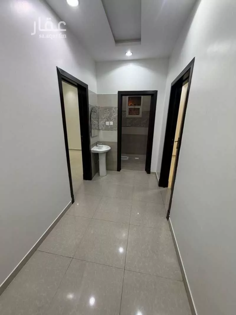 3 bedroom floor in Tuwaiq 4