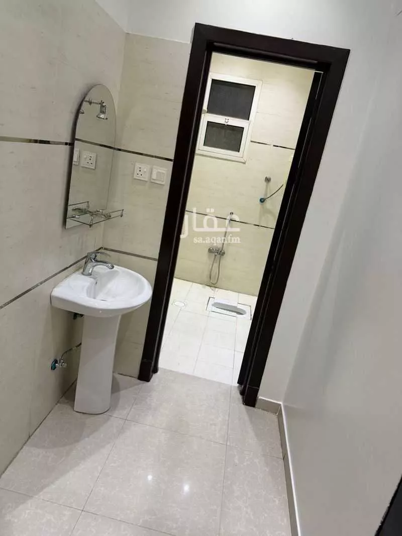 3 bedroom floor in Tuwaiq 8