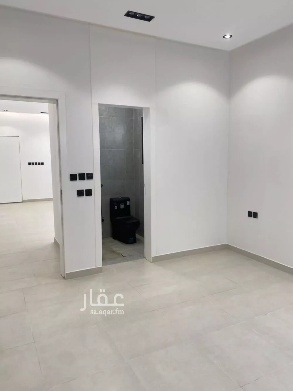 3 bedroom floor in Al Janadriyah 3