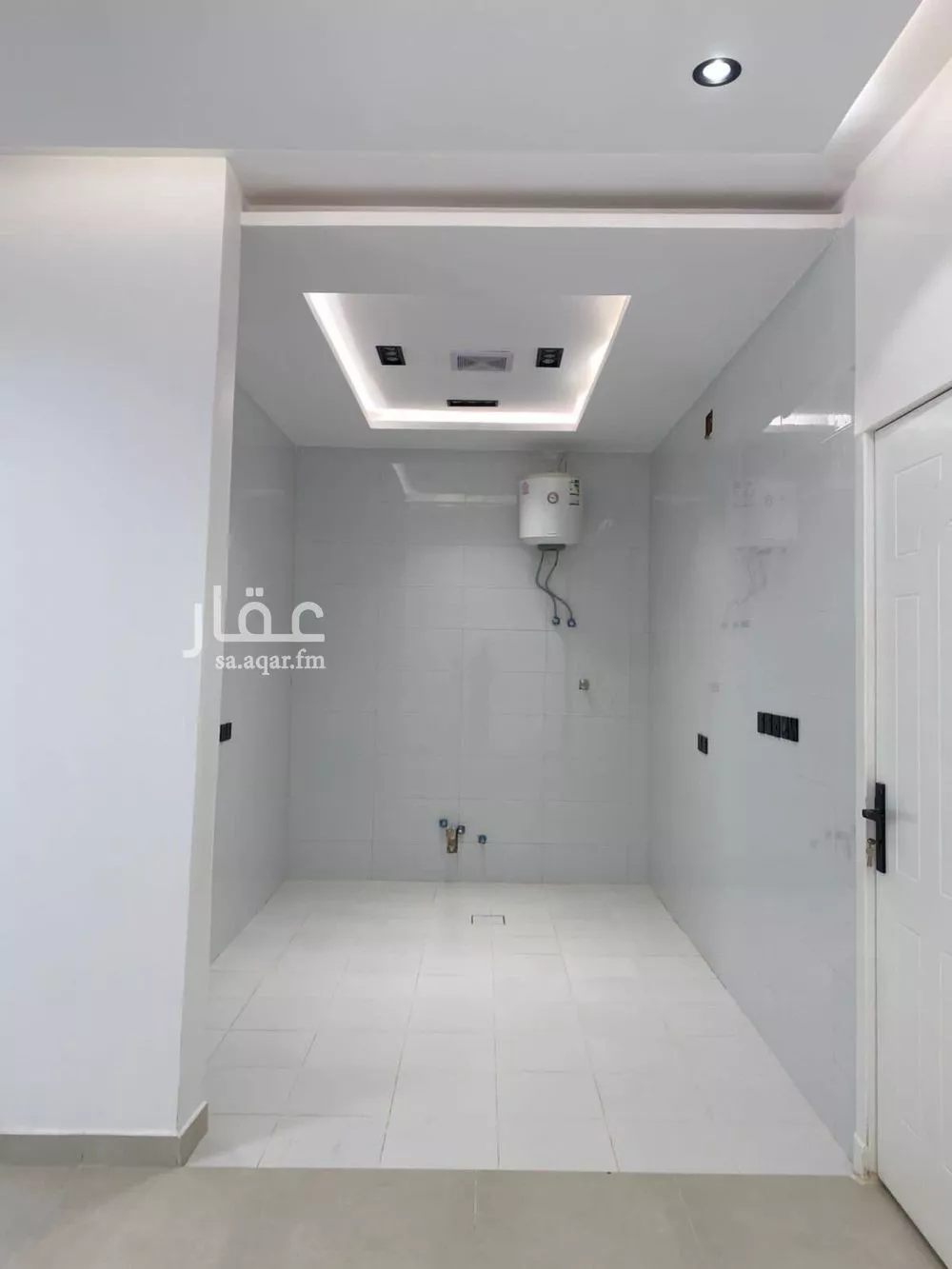 3 bedroom floor in Al Janadriyah 5