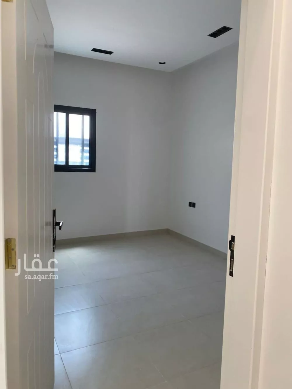 3 bedroom floor in Al Janadriyah 8