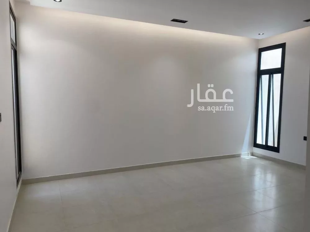 3 bedroom floor in Al Janadriyah 9