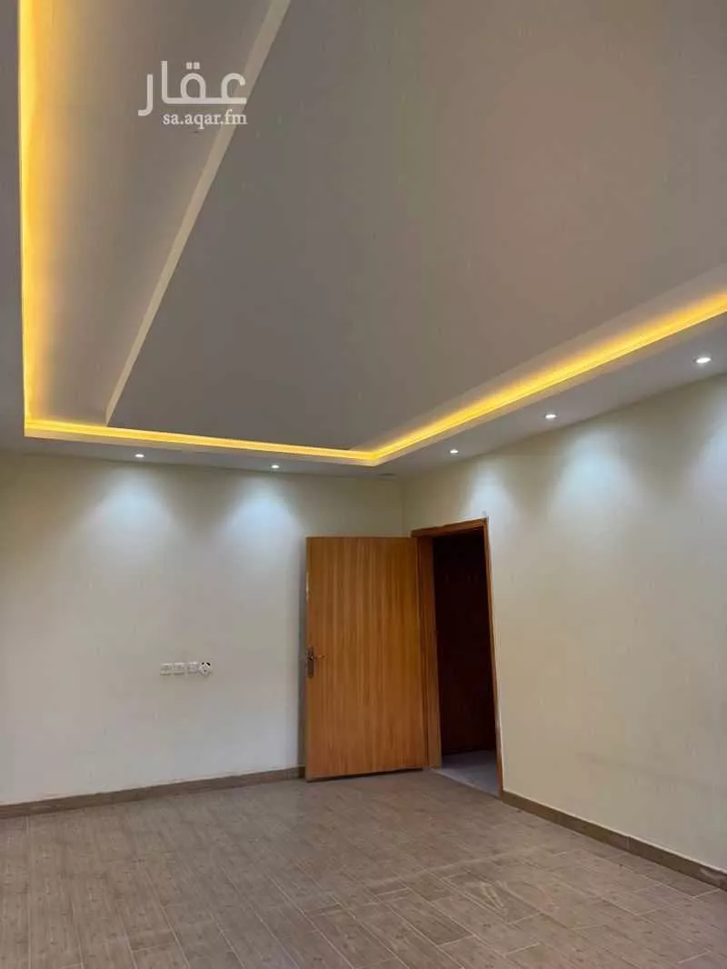 3 bedroom floor in Dhahrat Laban 1