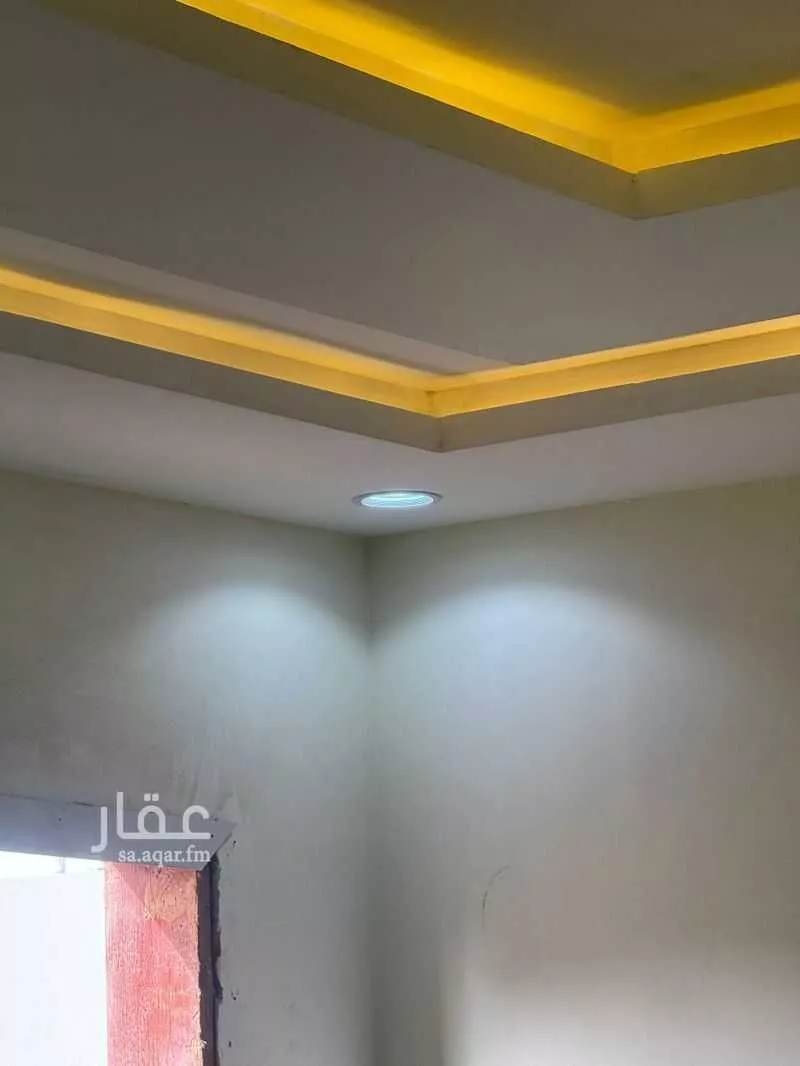 3 bedroom floor in Dhahrat Laban 6