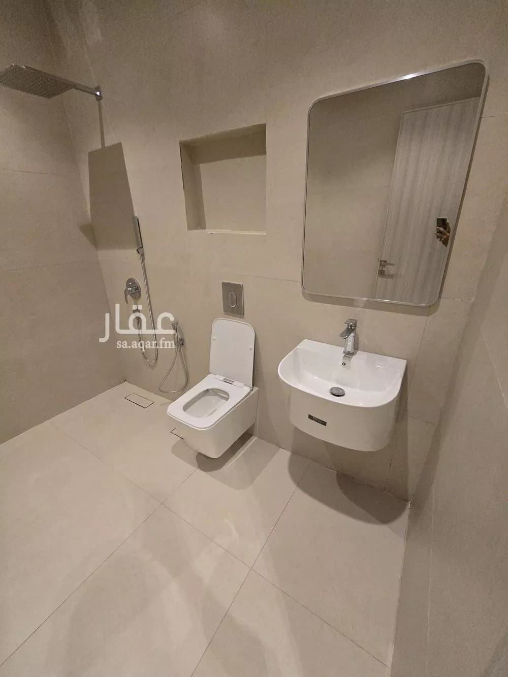 3 bedroom floor in Al Yarmouk 7