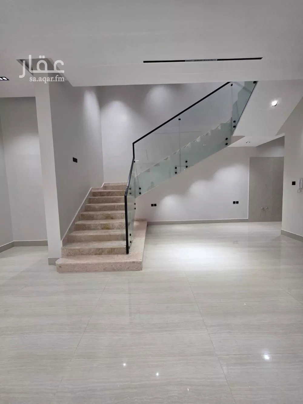 6 bedroom villa in King Faisal 16