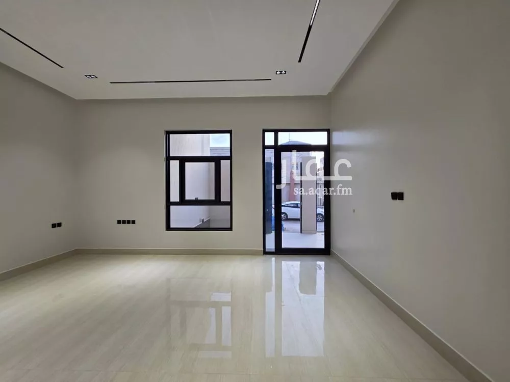 6 bedroom villa in King Faisal 8