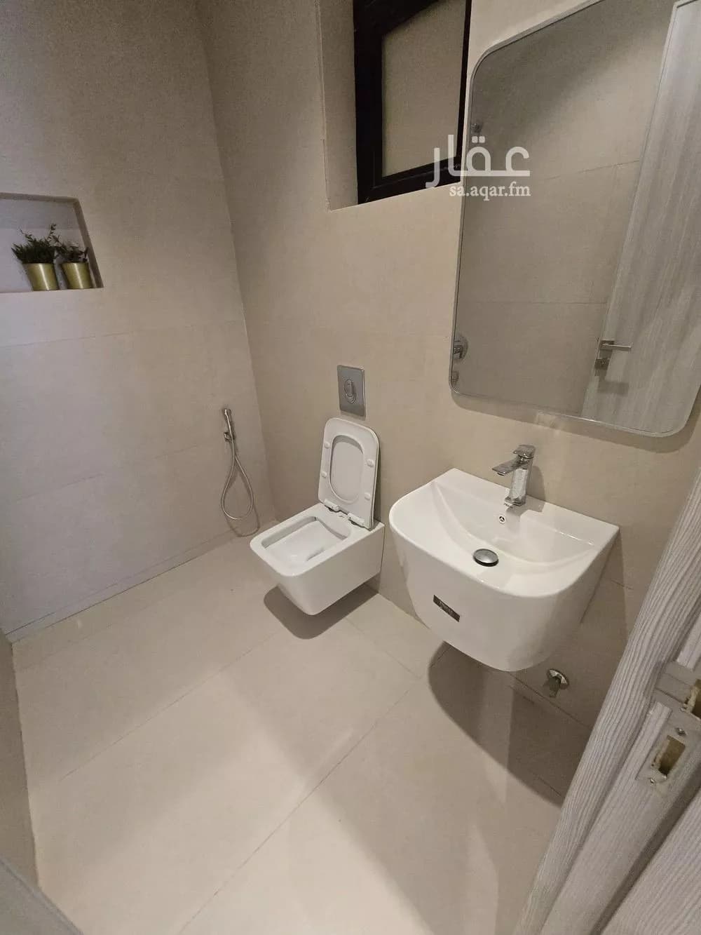 3 bedroom floor in Al Yarmouk 9