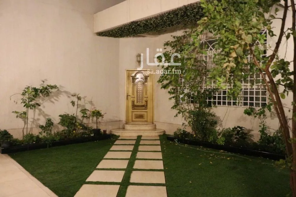 5 bedroom villa in Al Maseef