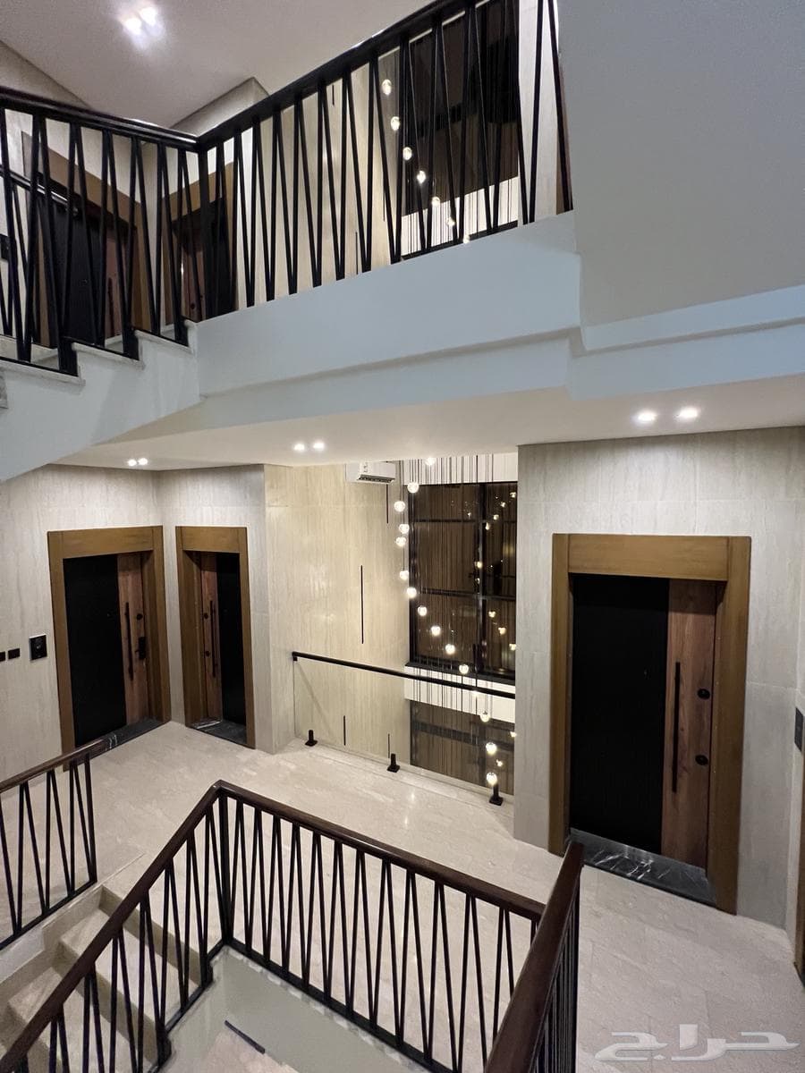 5 bedroom apartment in King Fahd 1