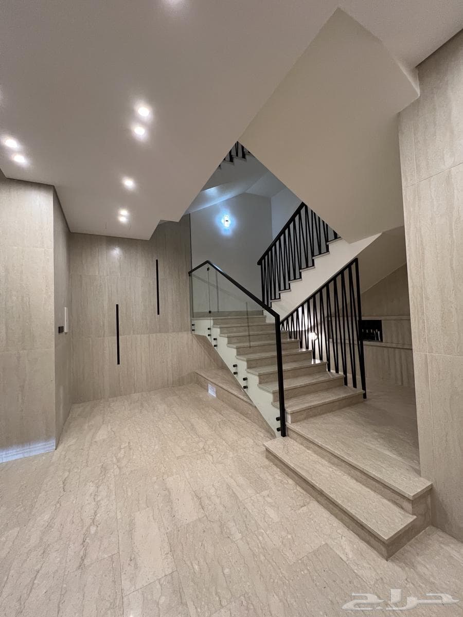 5 bedroom apartment in King Fahd 2