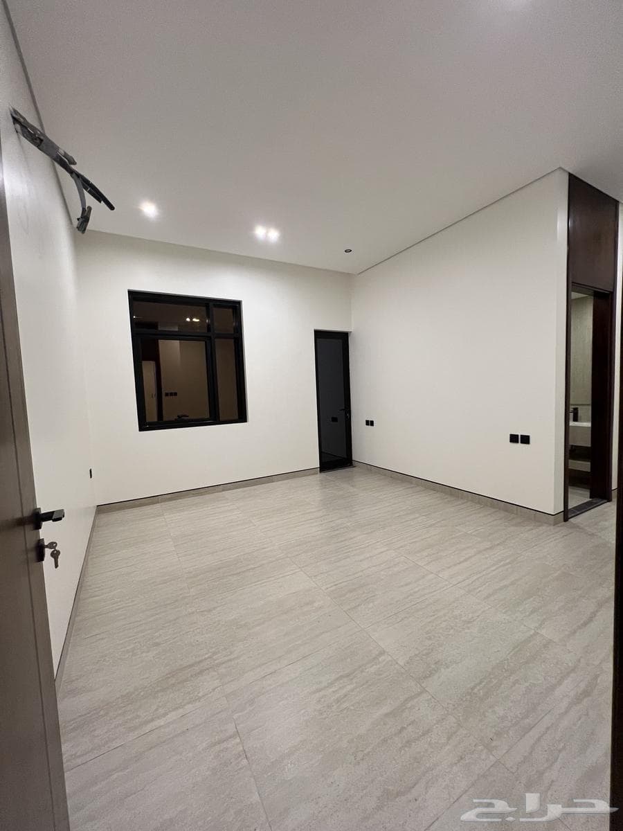 5 bedroom apartment in King Fahd 13