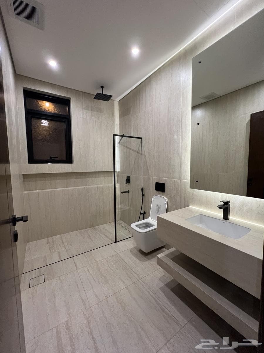 5 bedroom apartment in King Fahd 14