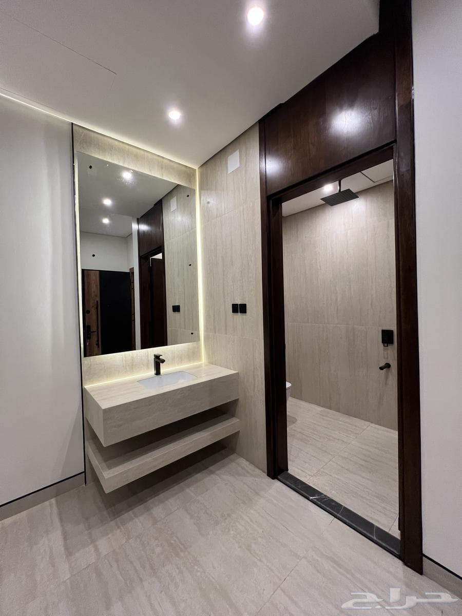 5 bedroom apartment in King Fahd 16