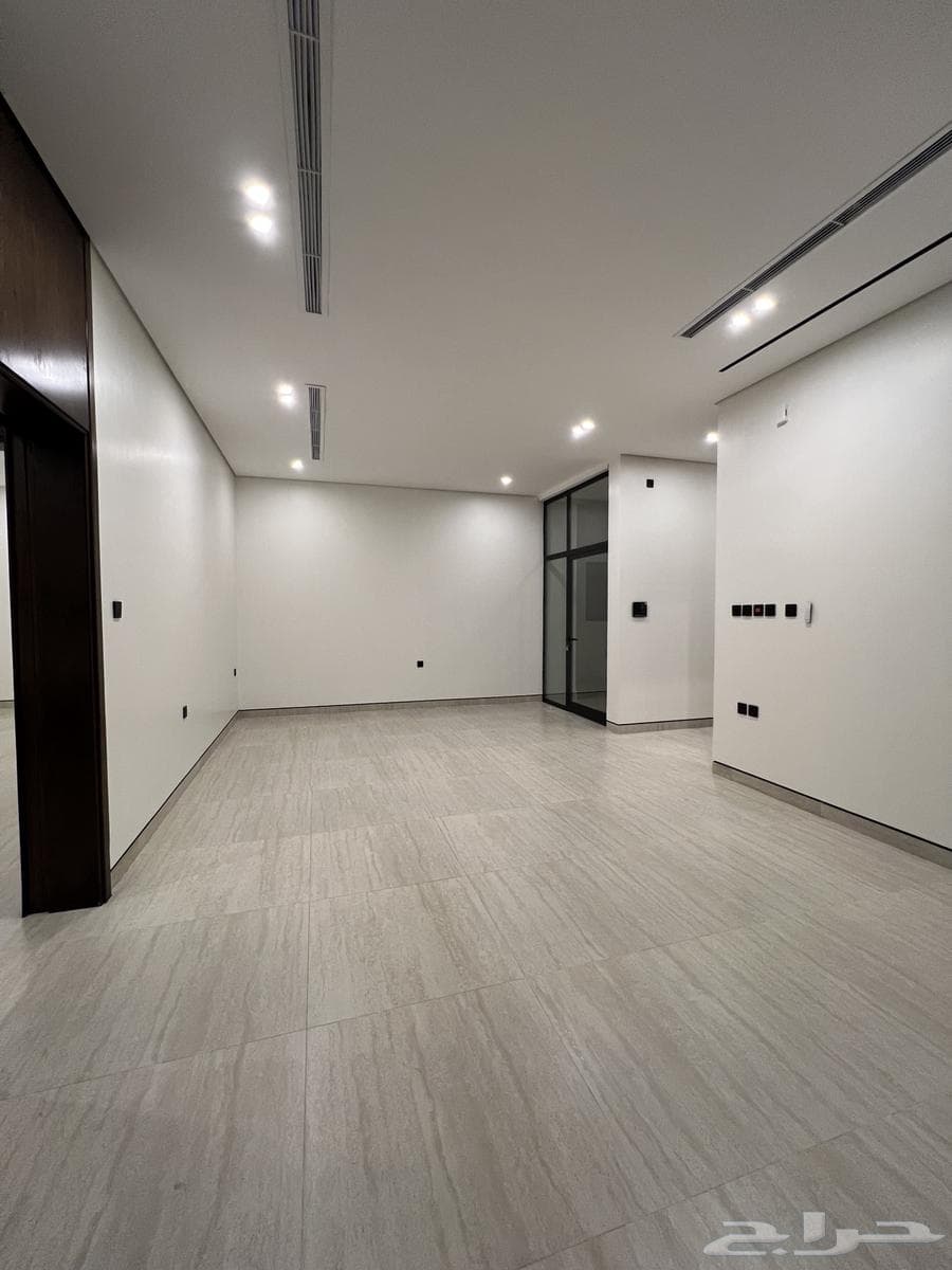 5 bedroom apartment in King Fahd 18