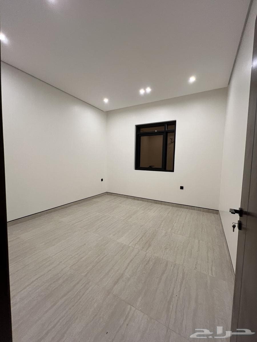 5 bedroom apartment in King Fahd 23