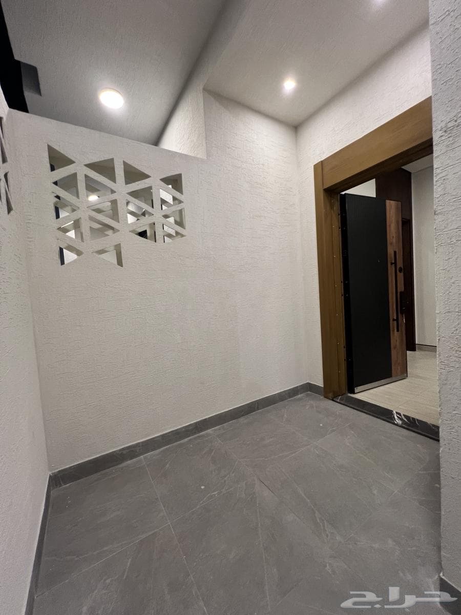 5 bedroom apartment in King Fahd 27