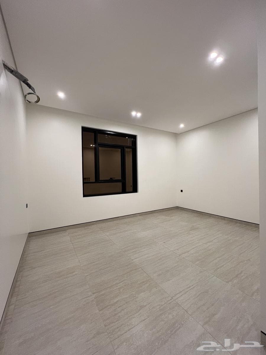 5 bedroom apartment in King Fahd 4