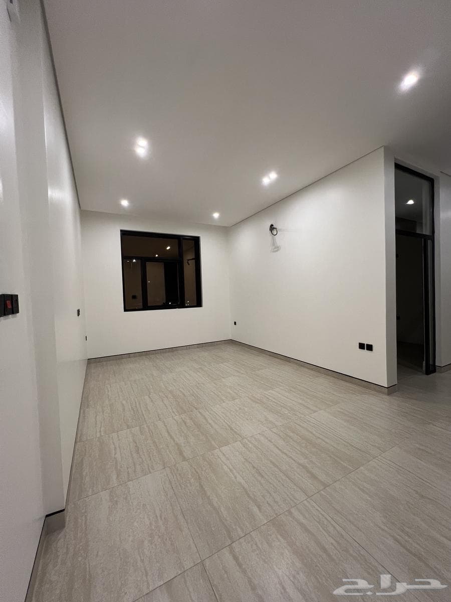 5 bedroom apartment in King Fahd 6