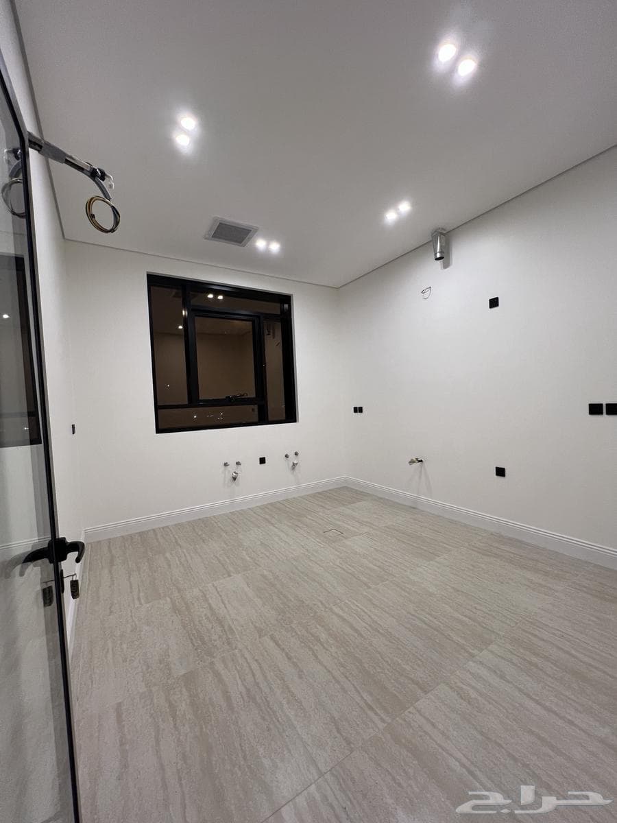 5 bedroom apartment in King Fahd 9