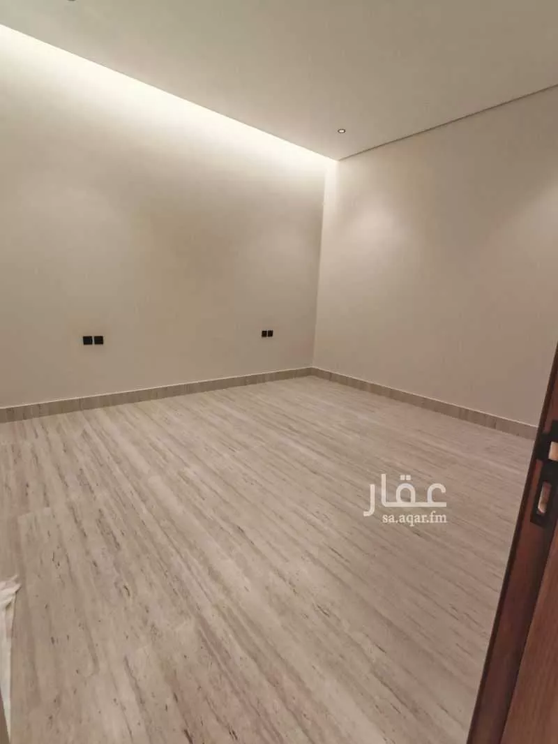 5 bedroom villa in Al Aridh 7