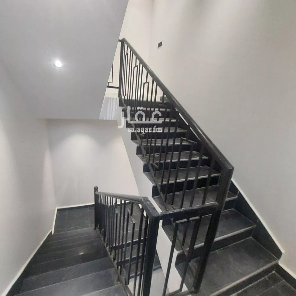 4 bedroom floor in Al Munsiyah 1