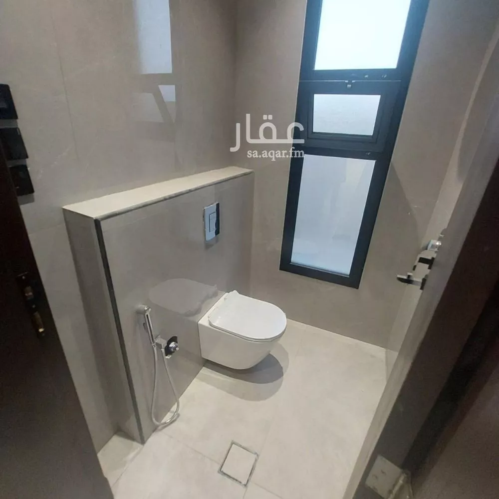 4 bedroom floor in Al Munsiyah 5