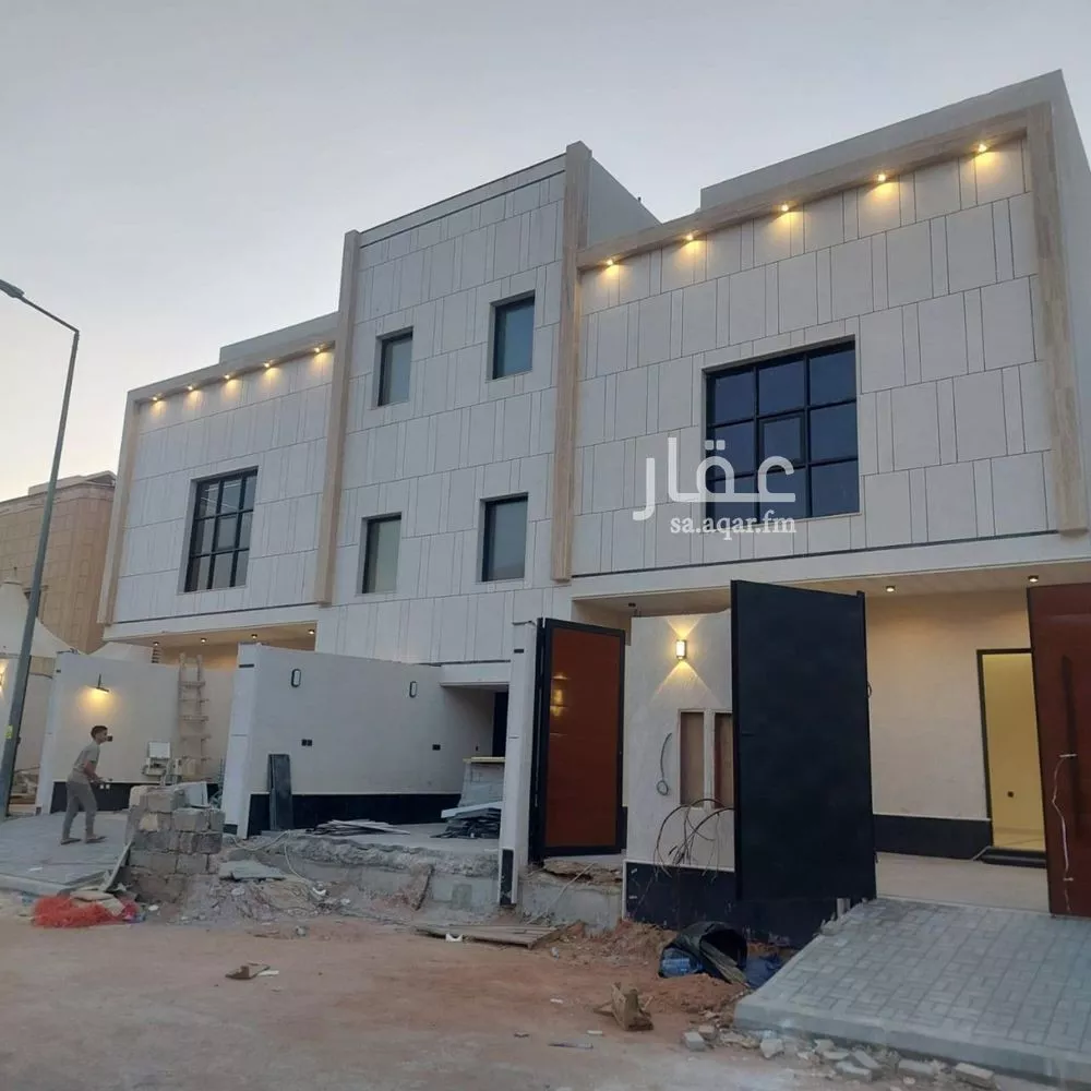 4 bedroom floor in Al Munsiyah 7