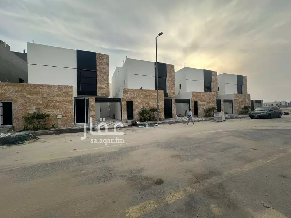 7 bedroom villa in Al Amwaj 1