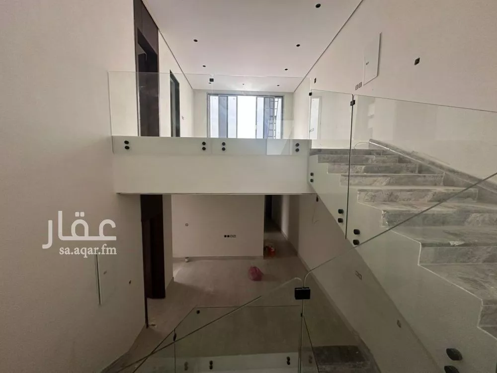 7 bedroom villa in Al Amwaj 6
