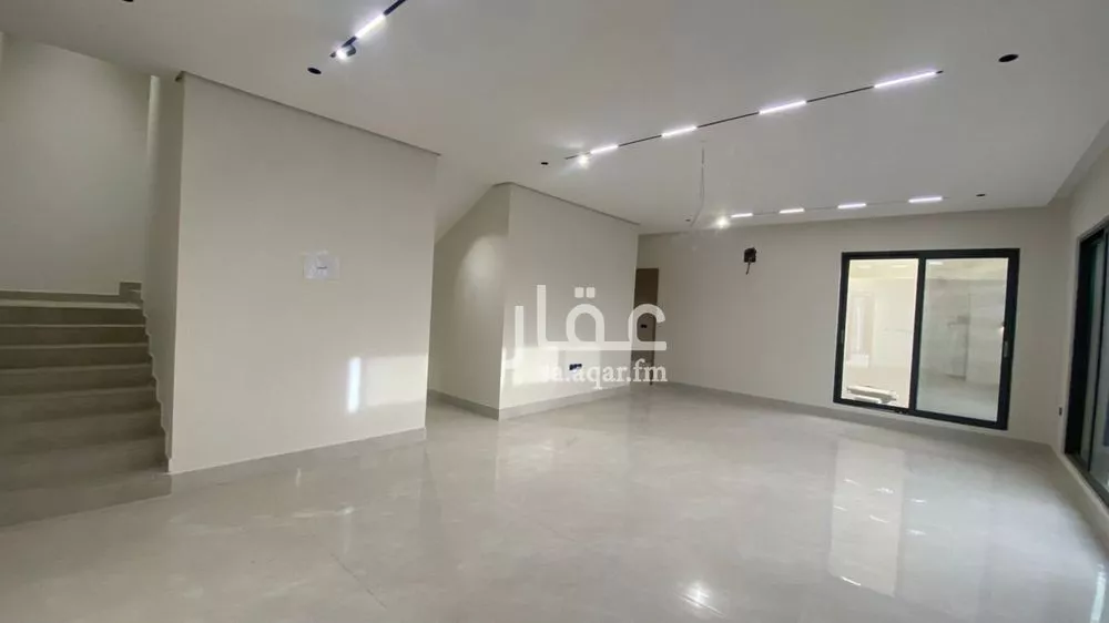 7 bedroom villa in Al Amwaj 8